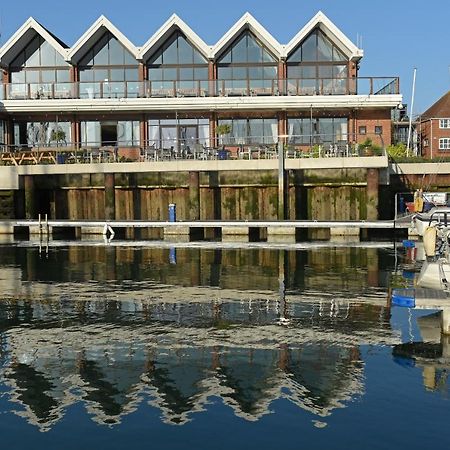 Royal Southern Yacht Club Hamble-le-Rice Exterior foto